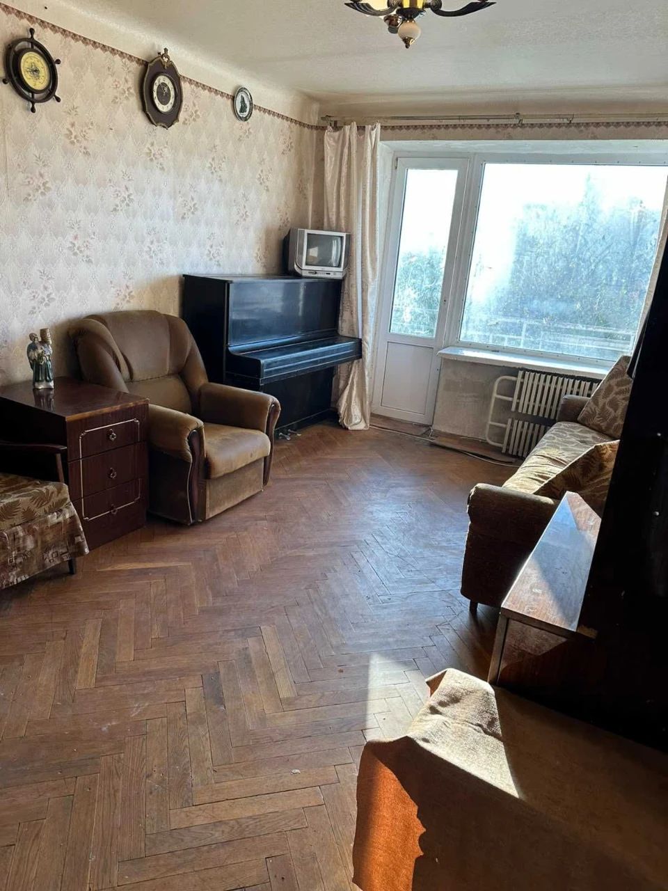 Продам  свою трьох кімнатну квартир. м.Харків сел.Жуковськог