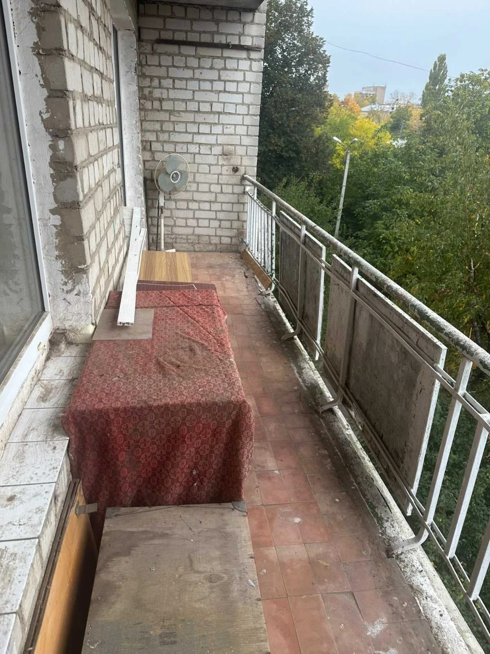 Продам  свою трьох кімнатну квартир. м.Харків сел.Жуковськог