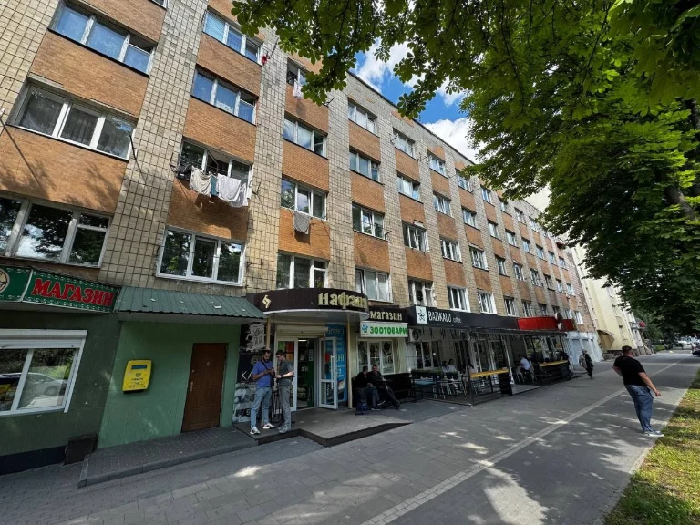 Продам кімнату в гуртожитку, центр, власник.