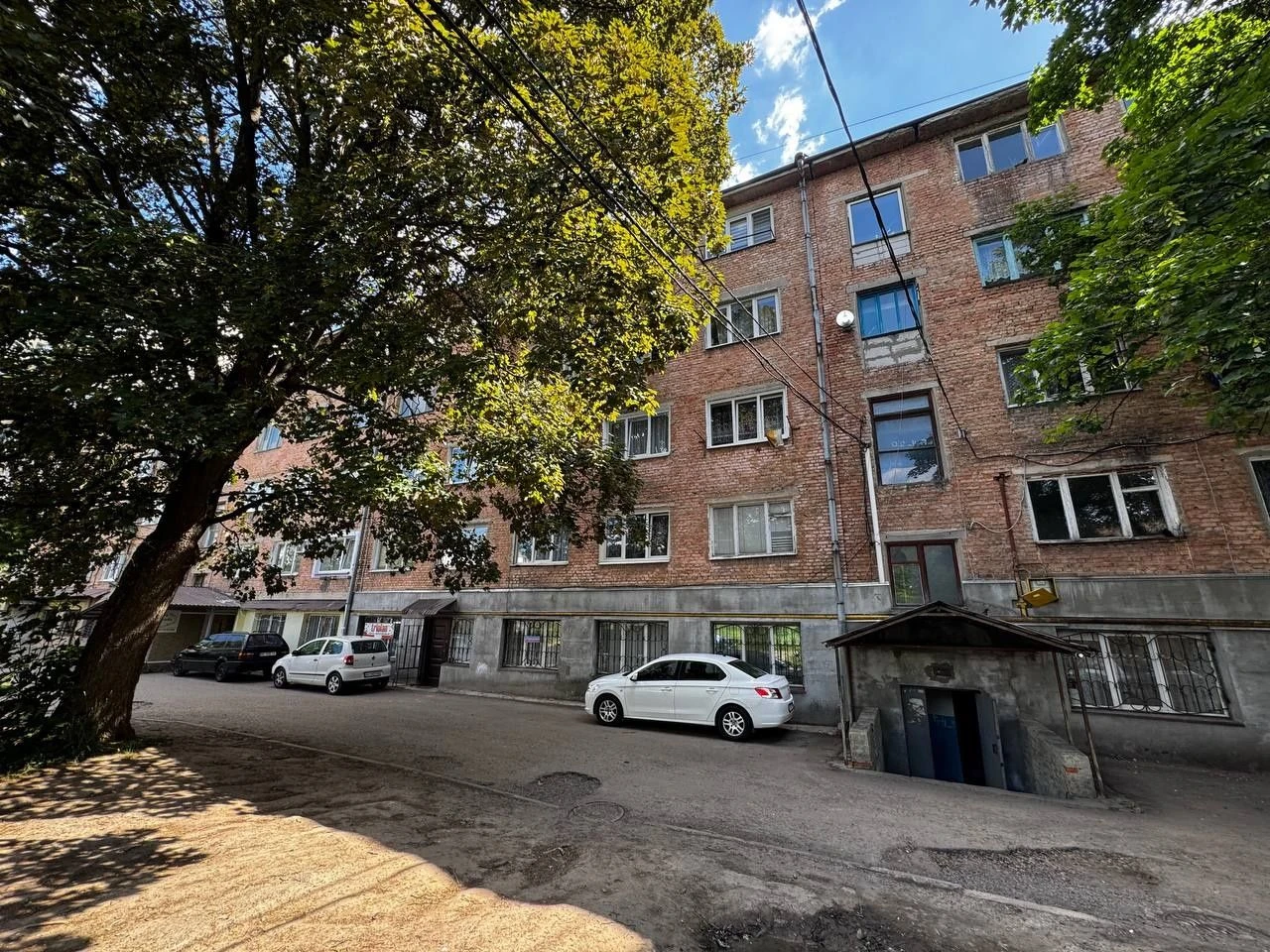 Продам кімнату в гуртожитку, центр, власник.