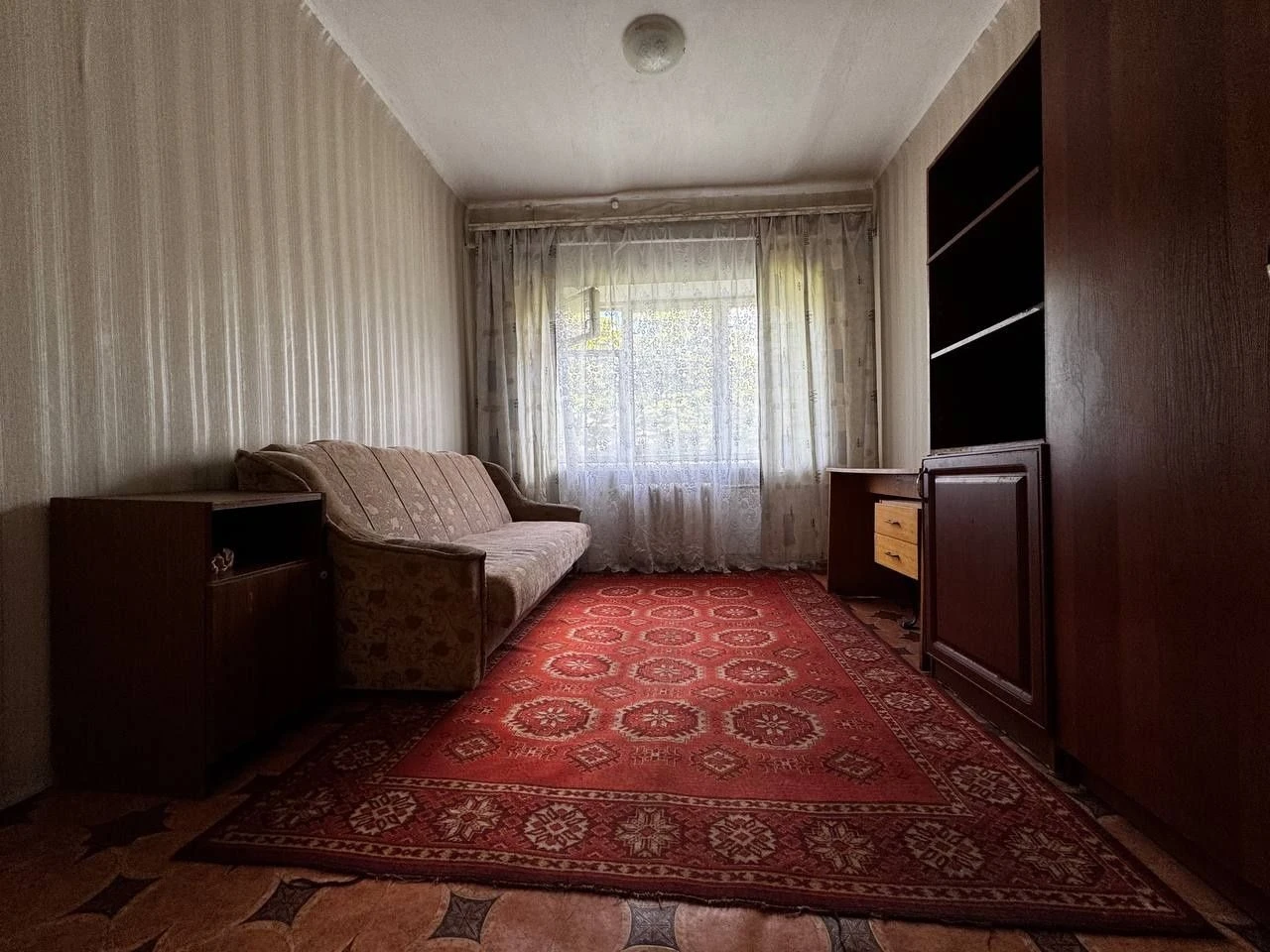 Продам кімнату в гуртожитку, центр, власник.