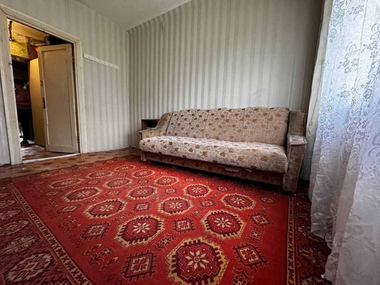 Продам кімнату в гуртожитку, центр, власник.