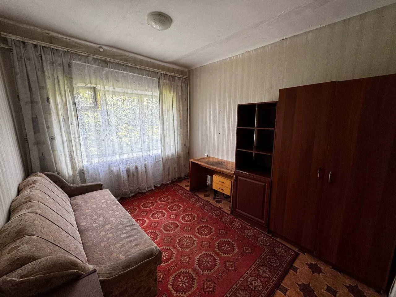 Продам кімнату в гуртожитку, центр, власник.