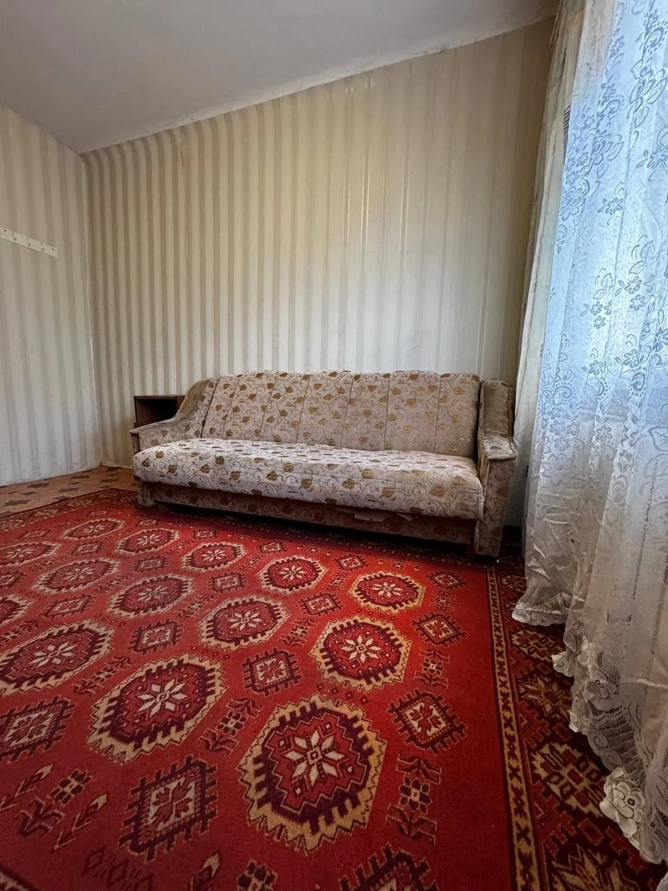 Продам кімнату в гуртожитку, центр, власник.