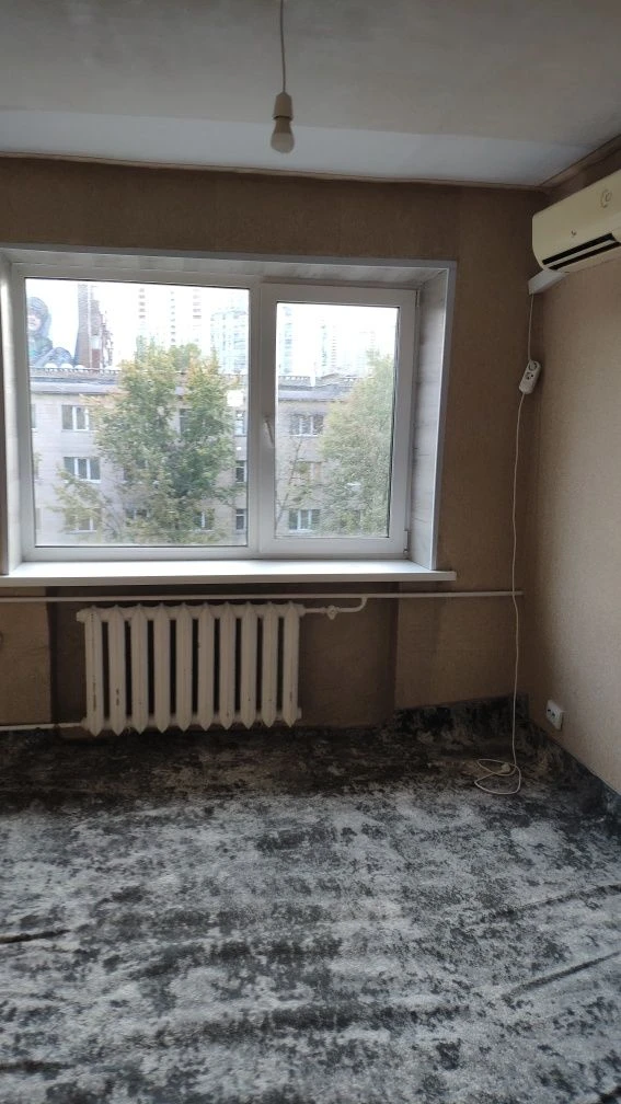 Продам кімнату в комунальній квартирі по вул.Празька