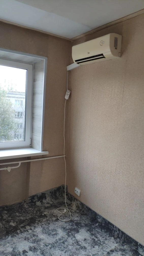 Продам кімнату в комунальній квартирі по вул.Празька