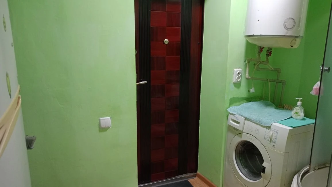 Продається кімната в гуртожитку в центрі міста