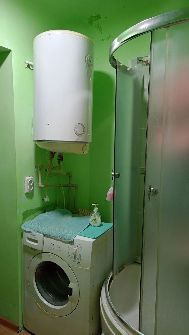 Продається кімната в гуртожитку в центрі міста