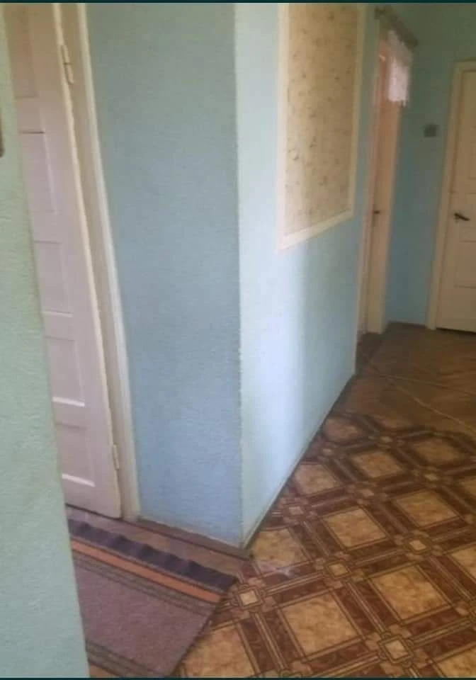 Продам квартиру 3-х кимнатну
