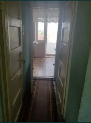 Продам квартиру 3-х кимнатну