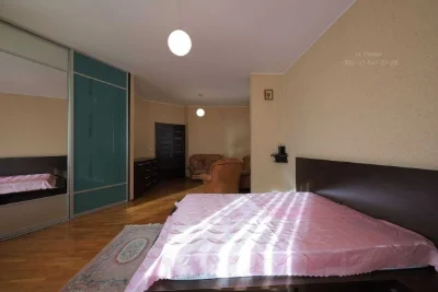 УНІВЕРСАЛЬНІЙ БУДИНОК 955 кв.м біля м. Нивки *Від власника