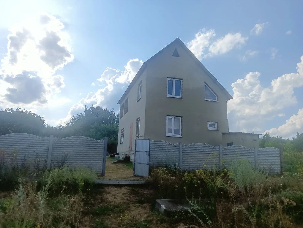 Продам участок с начатым строительством