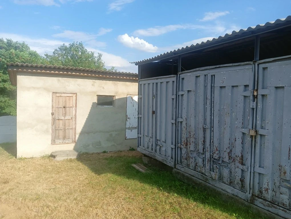 Продам участок с начатым строительством