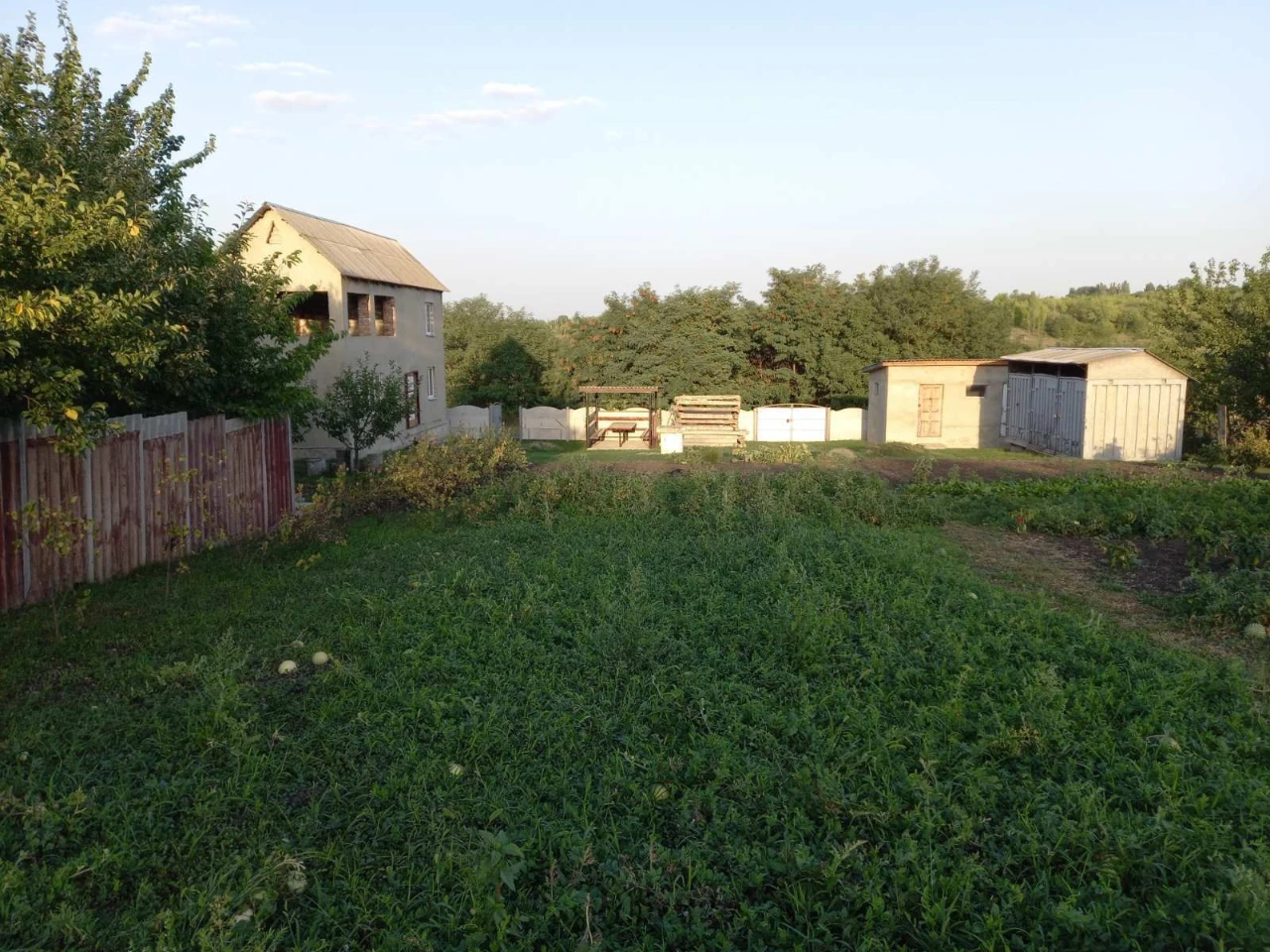 Продам участок с начатым строительством
