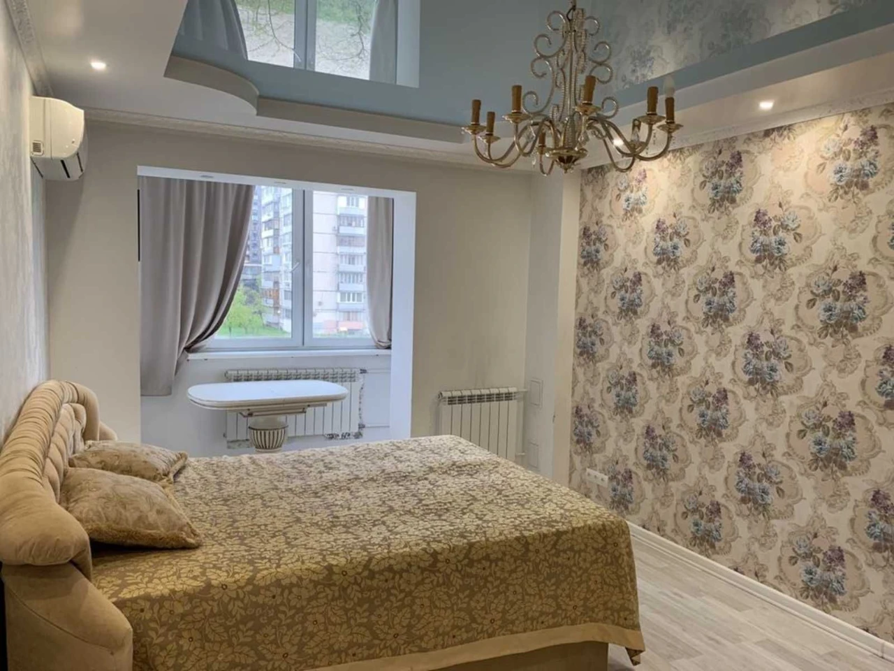Терміновий продаж 3-кімн квартири 70 м² біля метро МІНСЬКА,
