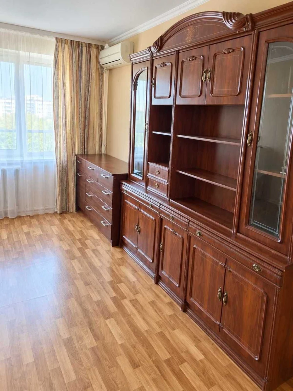 Є газ. Продаж 1-кімнатної квартири біля метро. Оболонський п