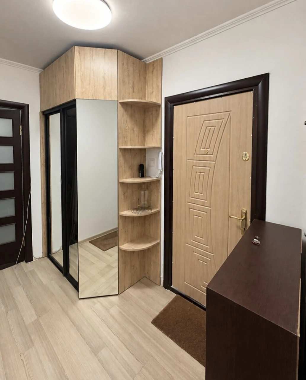 Продам затишну 2-кімнатну квартиру — заходь і живи!