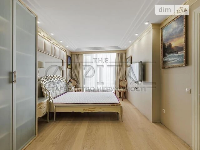 Sale of 3-room apartment 92 sq. m. on 7 John McCain Street • ID 34