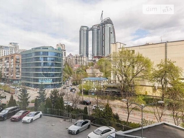 Sale of 3-room apartment 92 sq. m. on 7 John McCain Street • ID 34