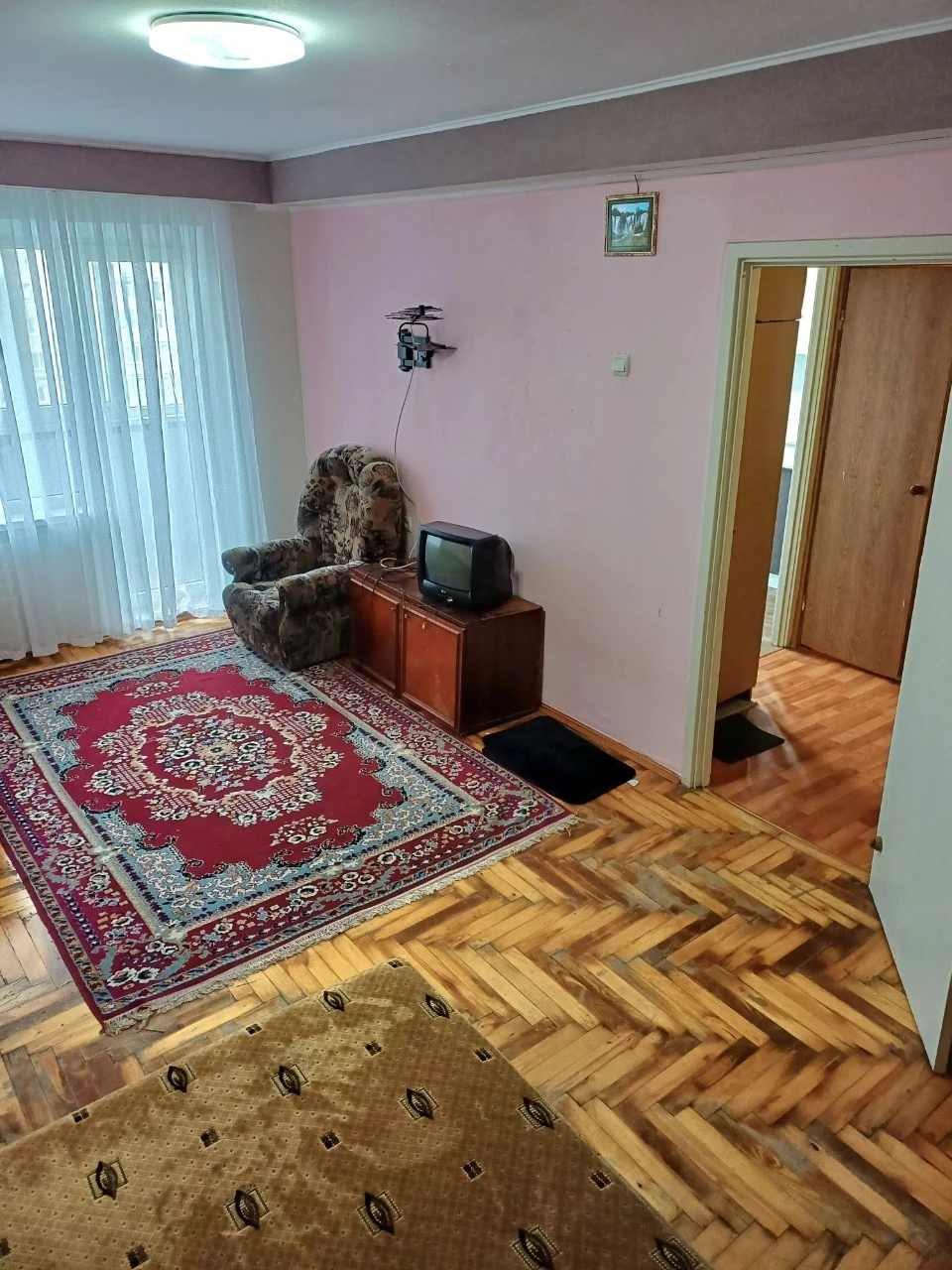 Продажа 1кв на Космосе . Ост. Европейская.