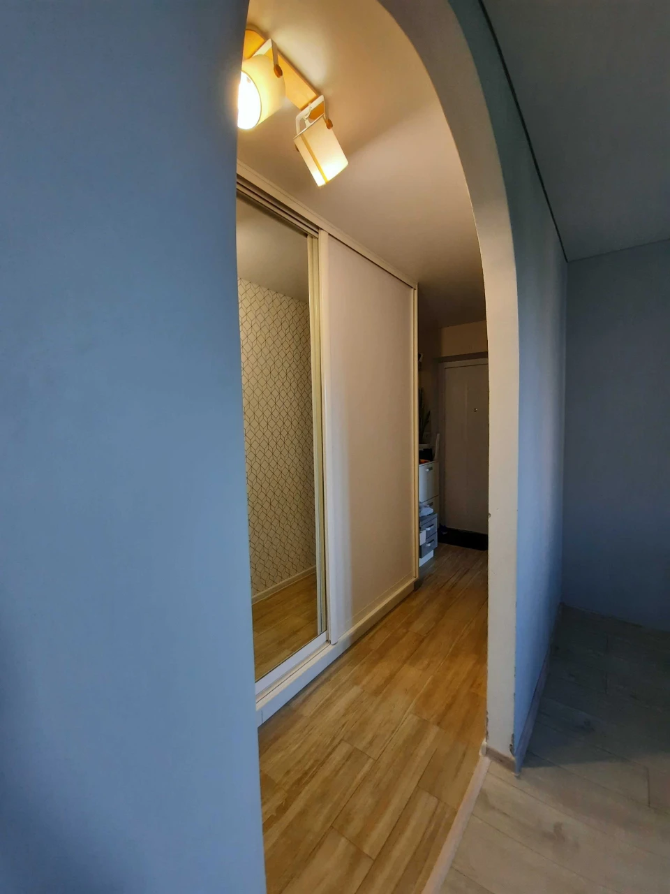 Продам 3-кімнатну квартиру по вулиці Конякіна