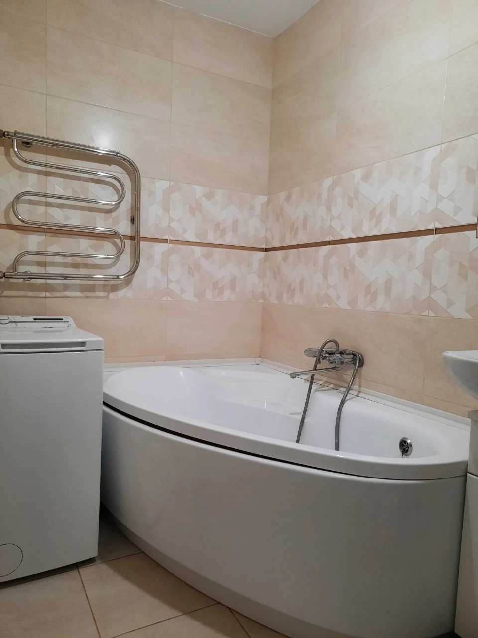 Продам 3-кімнатну квартиру по вулиці Конякіна