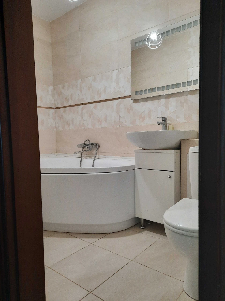 Продам 3-кімнатну квартиру по вулиці Конякіна
