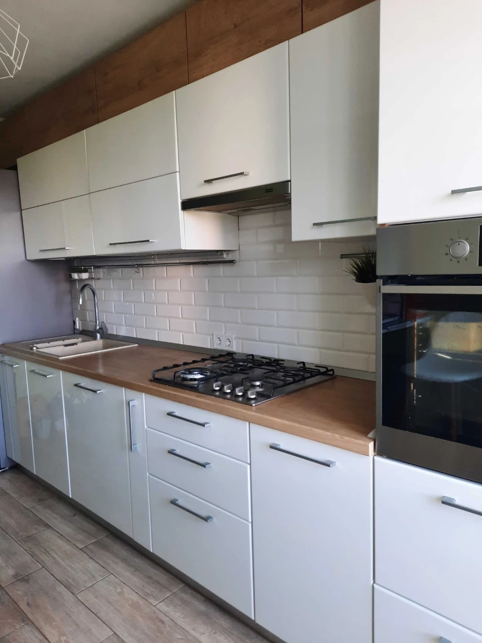 Продам 3-кімнатну квартиру по вулиці Конякіна