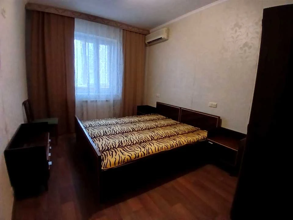 Квартира. Київ, Братства Тарасівців вул.