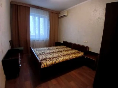 Квартира. Київ, Братства Тарасівців вул.