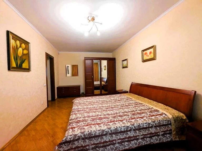 Квартира. Київ, Смілянська вул.