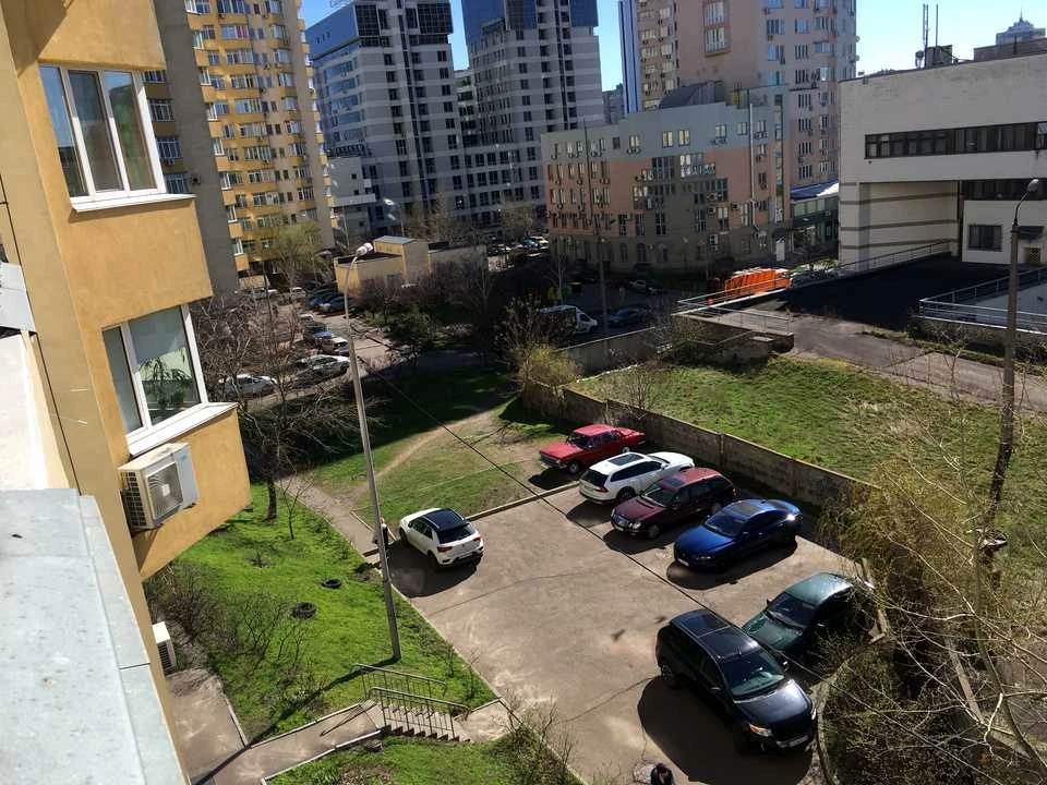 Квартира. Київ, Всеволода Нестайка вул.