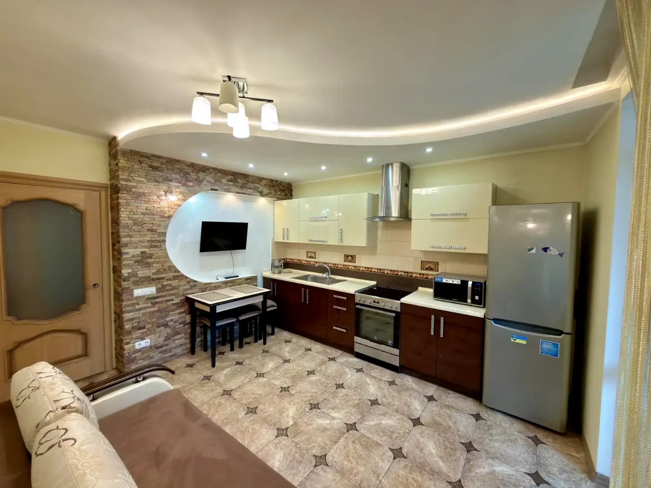 Оренда квартири 1-кімн. 54 м² 13/14 пов.