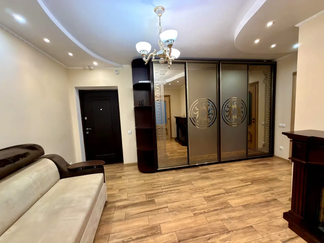 Оренда квартири 1-кімн. 54 м² 13/14 пов.