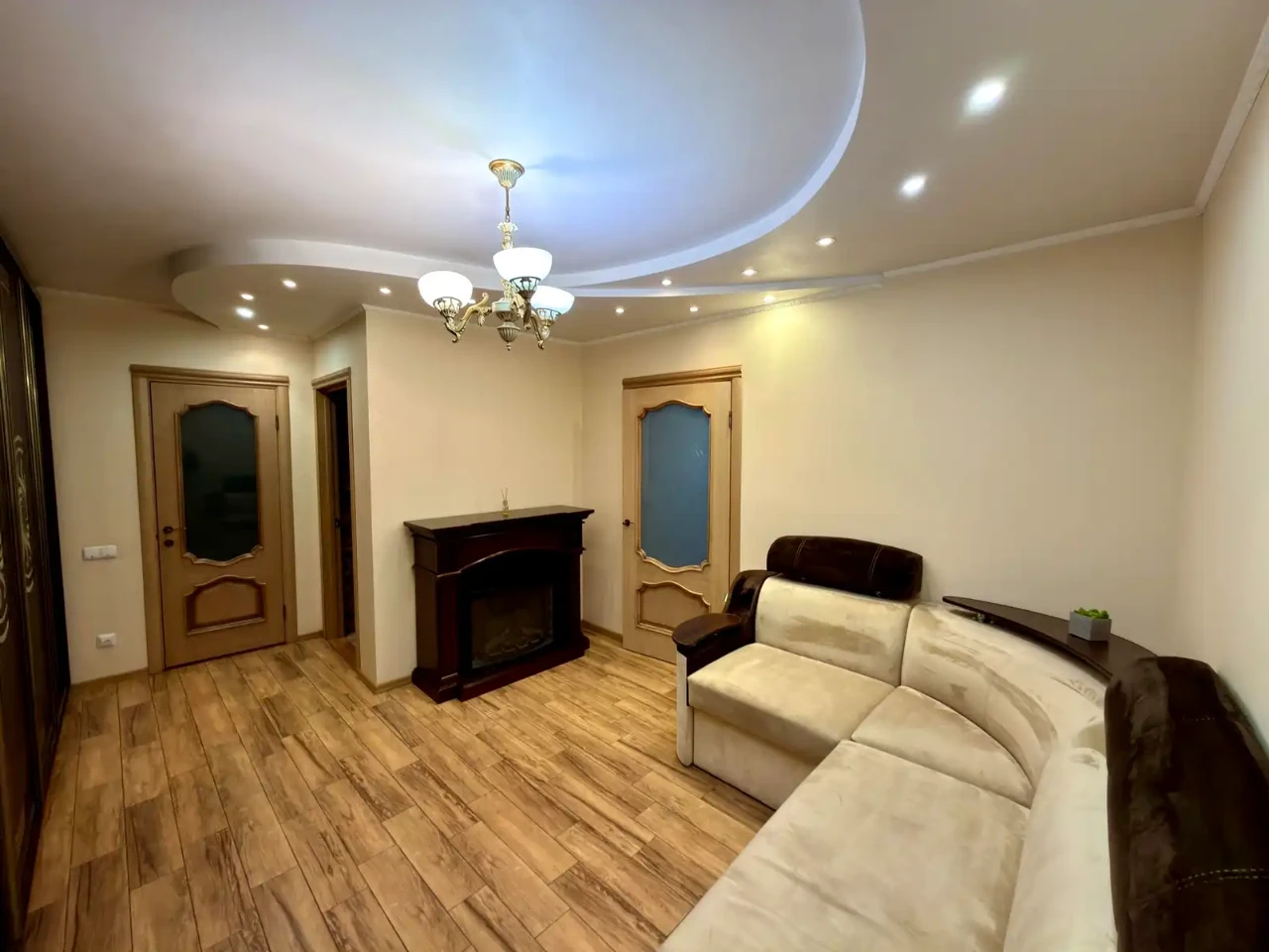 Оренда квартири 1-кімн. 54 м² 13/14 пов.