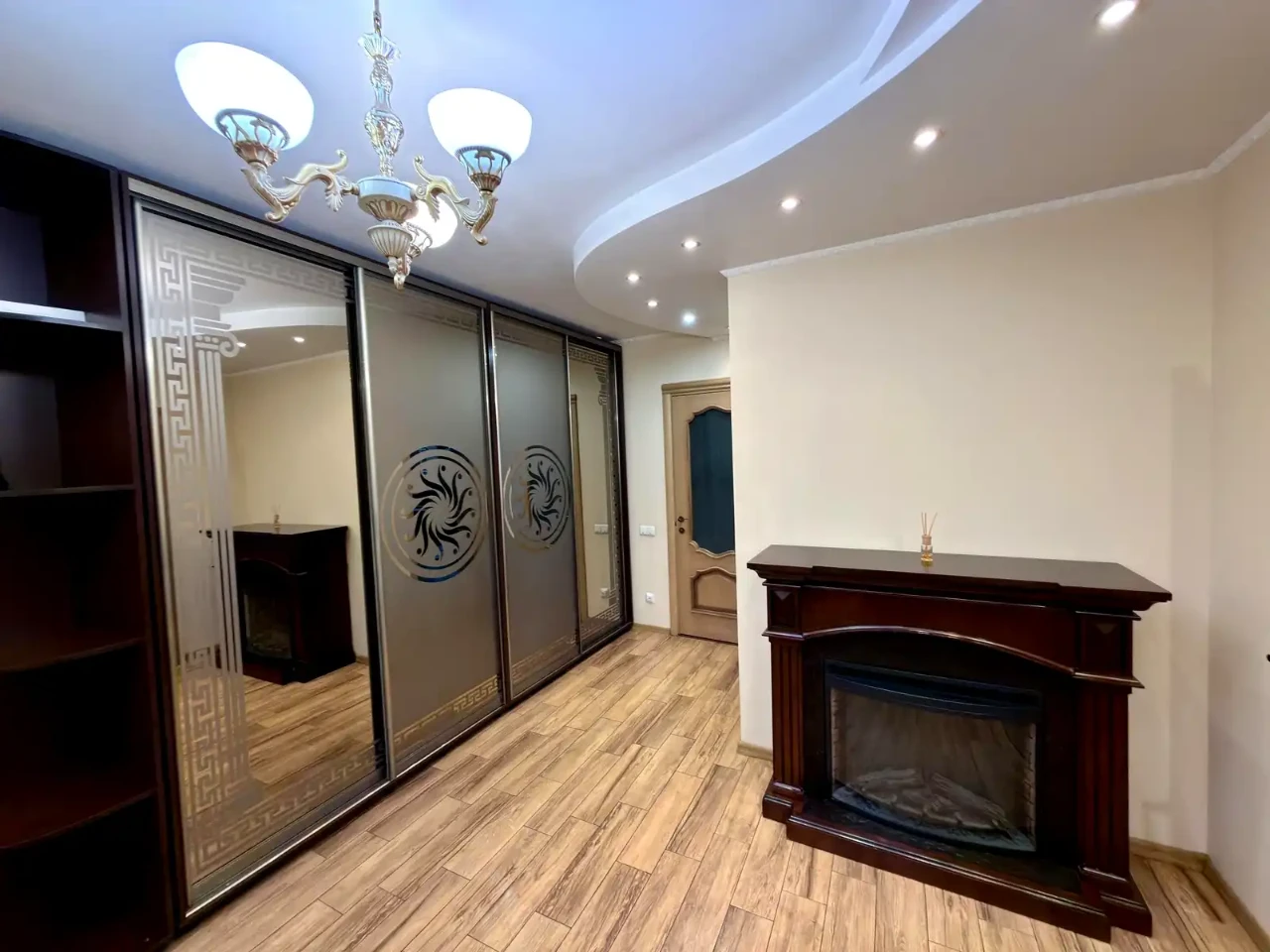 Оренда квартири 1-кімн. 54 м² 13/14 пов.