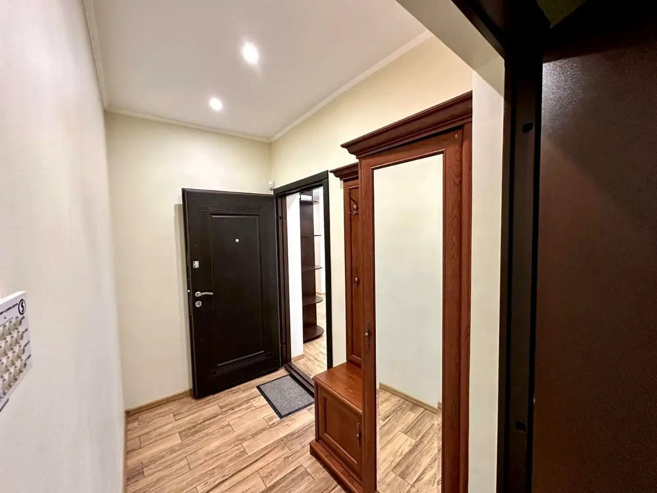 Оренда квартири 1-кімн. 54 м² 13/14 пов.