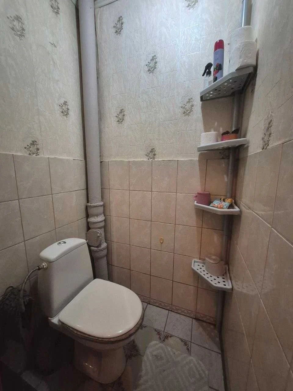 Продам 2-кім квартиру в центрі  з меблями та технікою на зру