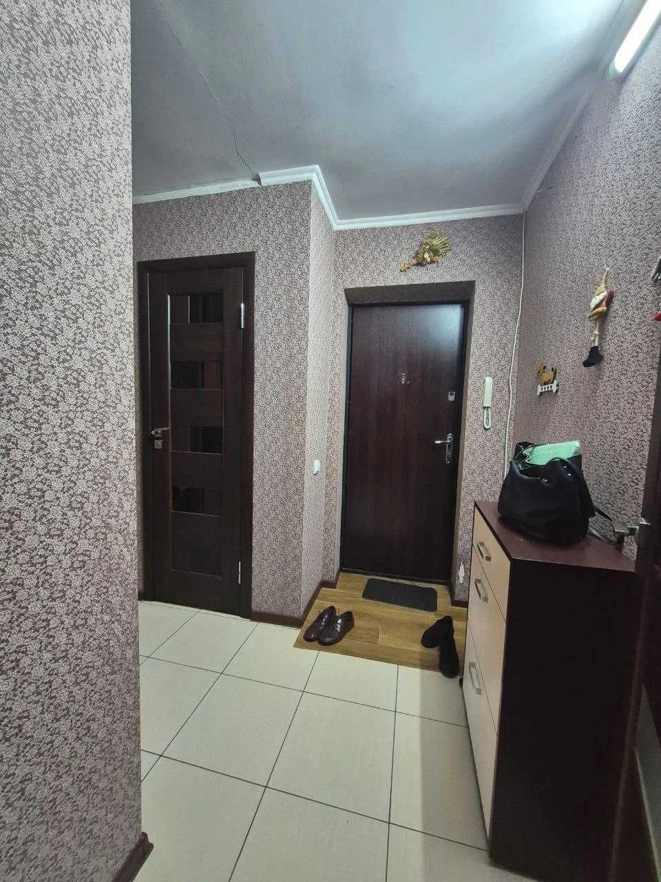 ПРОДАМ 1- кім квартиру з великою кімнатою та індивід. газови