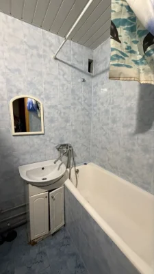 1к квартира Бикова (36кв) 5/9кирп не угловая косметика