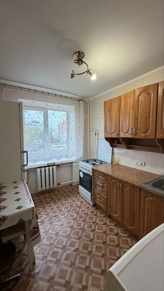 1к квартира Бикова (36кв) 5/9кирп не угловая косметика