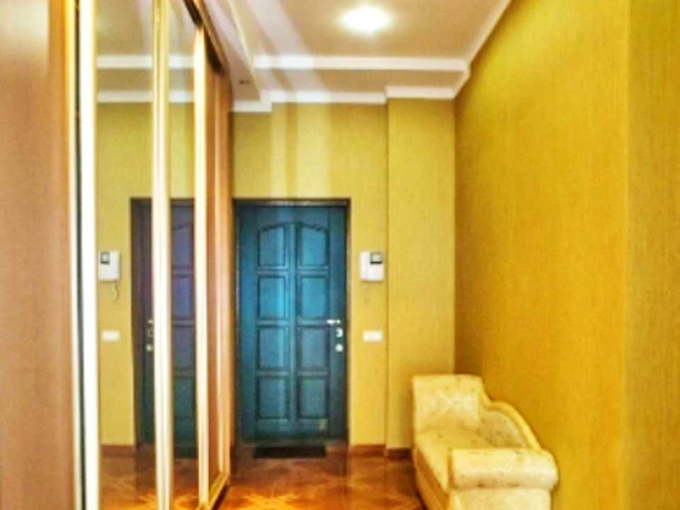 Квартира. Київ, Мокра вул.