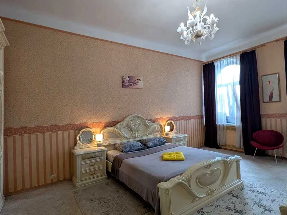 Квартира. Київ, Михайлівська вул.