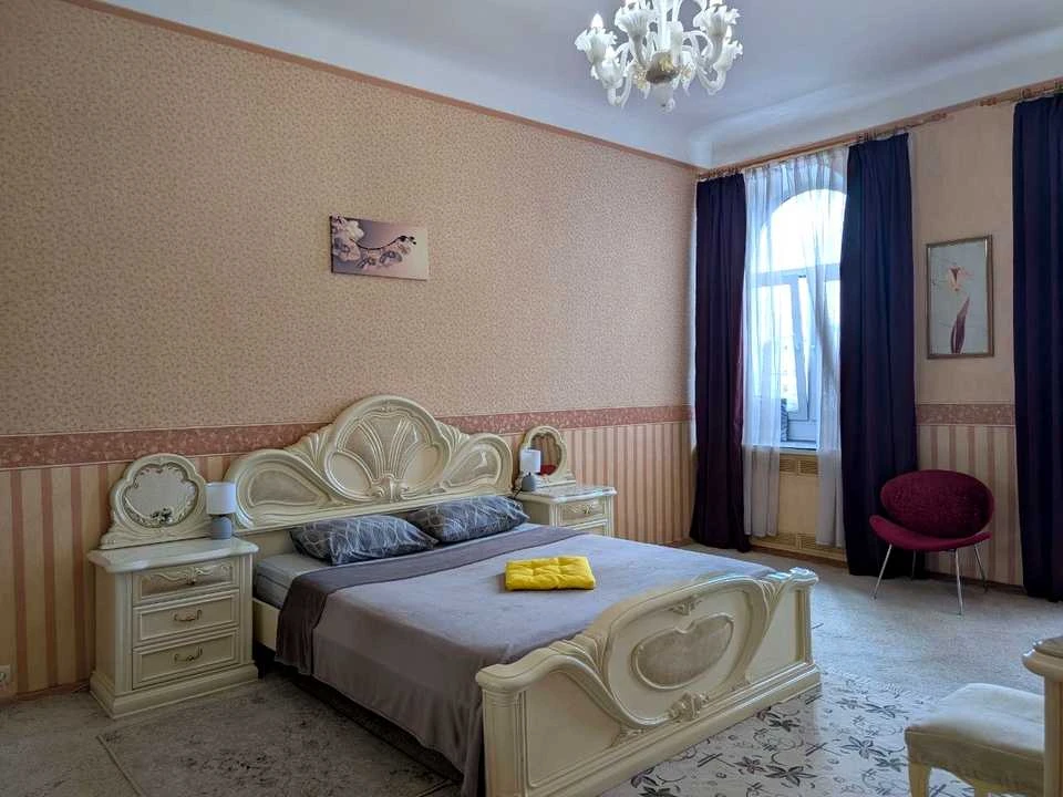 Квартира. Київ, Михайлівська вул.