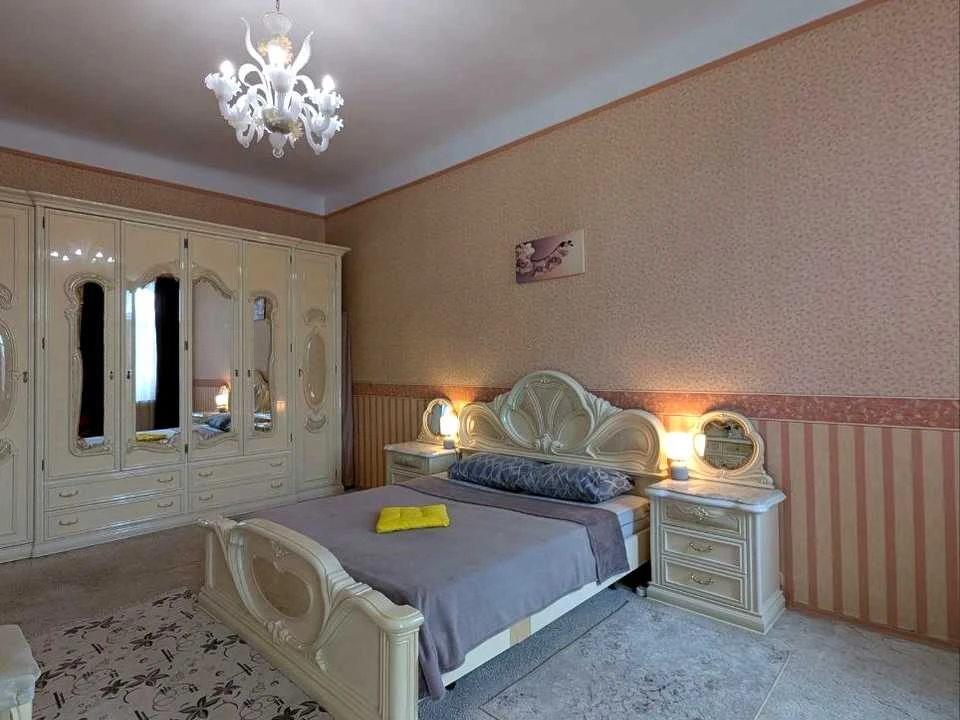 Квартира. Київ, Михайлівська вул.