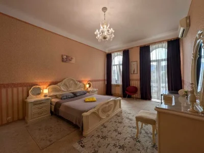 Квартира. Київ, Михайлівська вул.