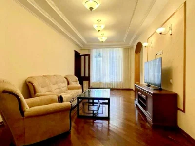 Квартира. Київ, Круглоуніверситетська вул.