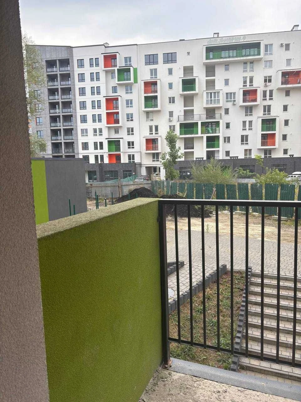 Продаж квартири біля міського озера