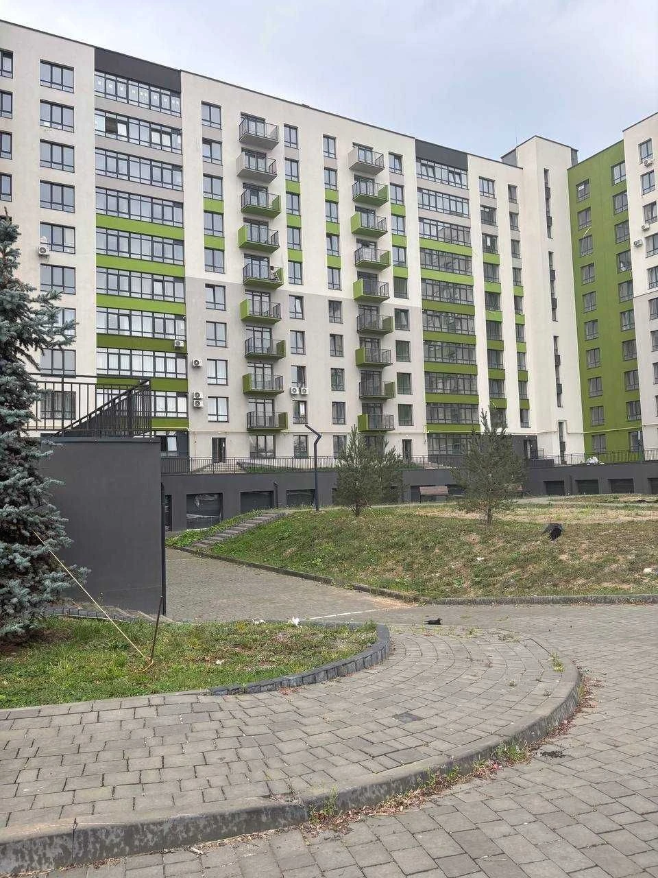 Продаж квартири біля міського озера