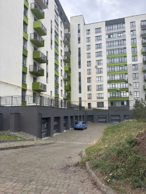 Продаж квартири біля міського озера